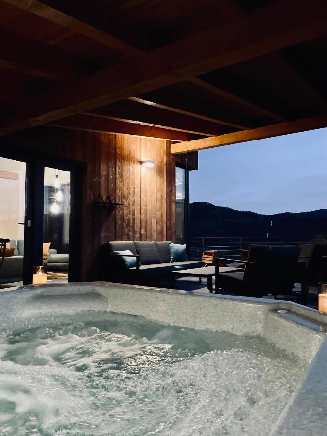 Mountain Lodge Rîşnov Eksteriør billede