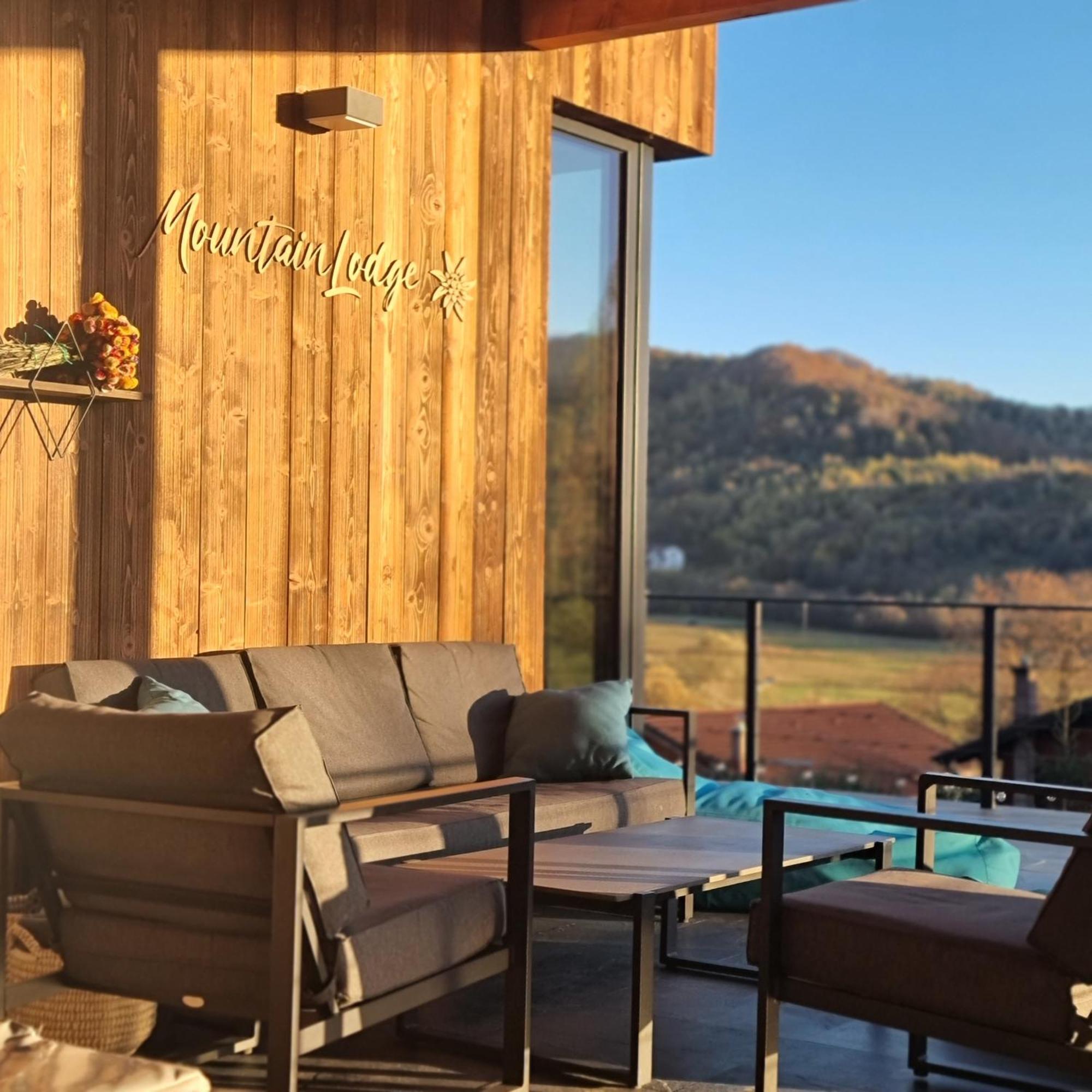 Mountain Lodge Rîşnov Eksteriør billede